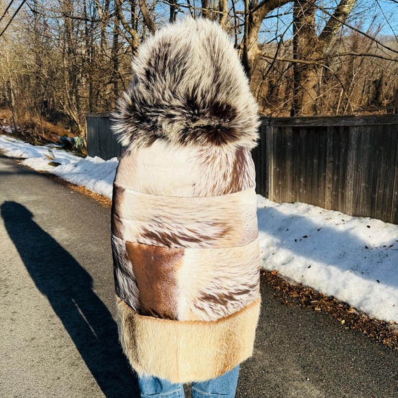 MONCLER GAMME ROUGE GIAMBATTISTA VALLI FUR HOODED CAPE 
One Size Fits Most - Picture 3 of 14